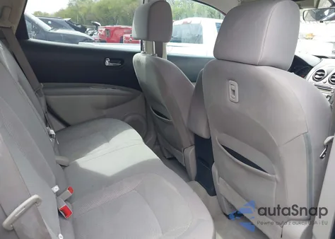 2014 Nissan Rogue Select S z USA, uszkodzony, nr VIN JN8AS5MT2EW101887